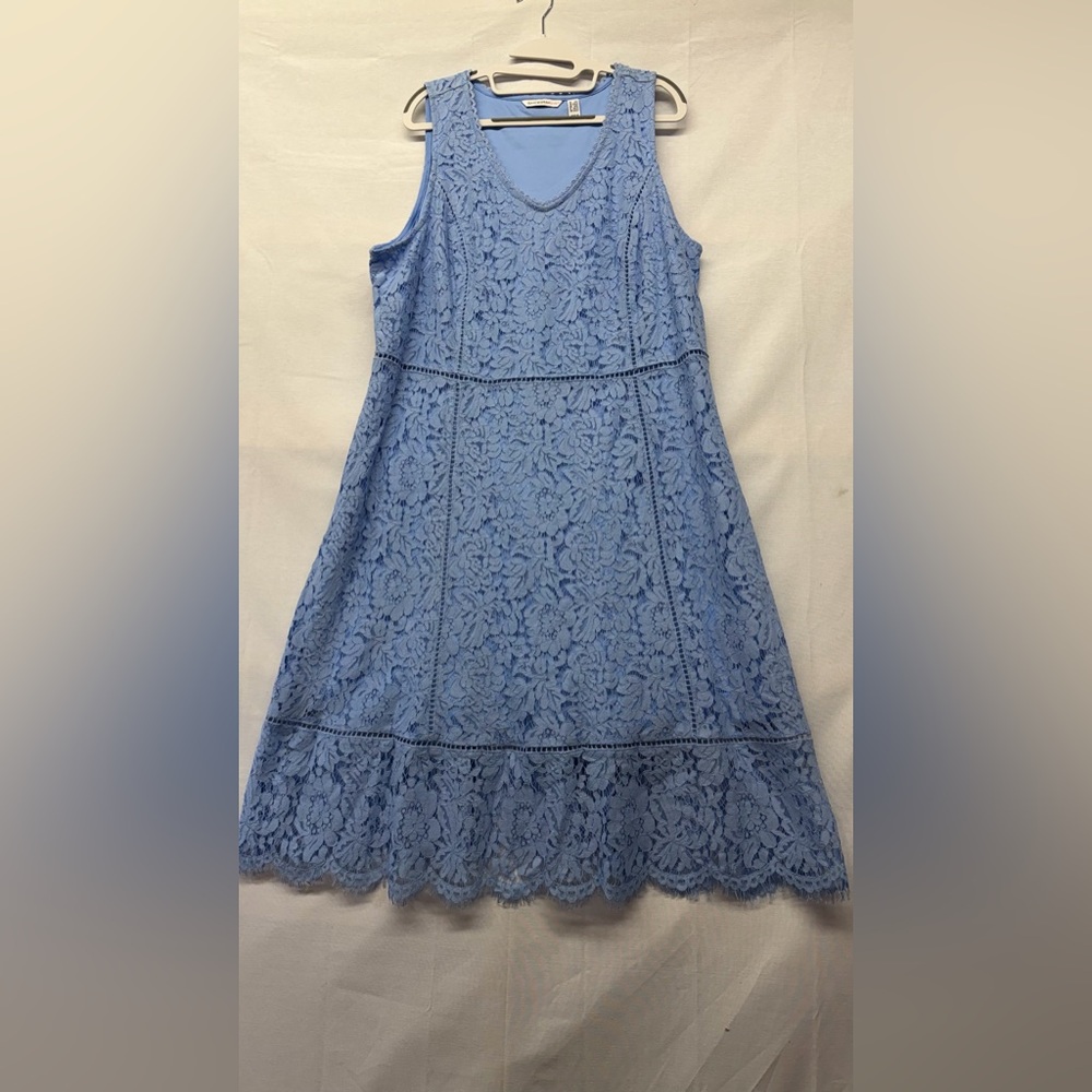 Isaac Mizrahi woman’s Blue Lace Dress